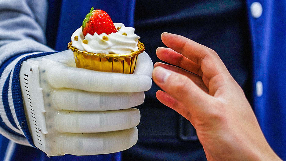 протез руки управляемый непосредственно мозгом