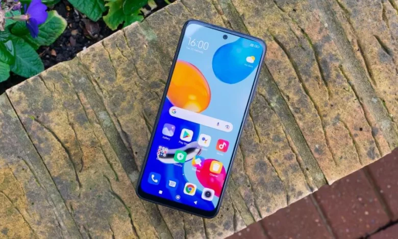 Дешевые телефоны с хорошим аккумулятором 2025