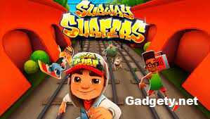 Subway Surfers — это гоночная игра, которая начинается с Джейка, брызг, граффити и рисования на стене в определенном здании. Однако участнику необходимо убежать от толстого инспектора и его собаки как можно дальше. Вы должны перемещаться на высокой скорости по проходящему метро, ​​чтобы прыгать, катиться или боком, чтобы уклоняться от встречных поездов. Графика игры очень красочная и веселая. Персонажи и бонусы делают игру еще более удивительной.