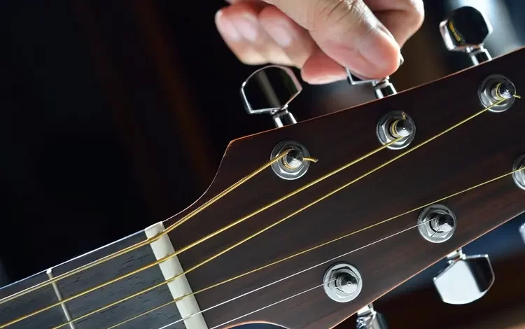 Лучшие приложения для настройки акустической гитары 2025