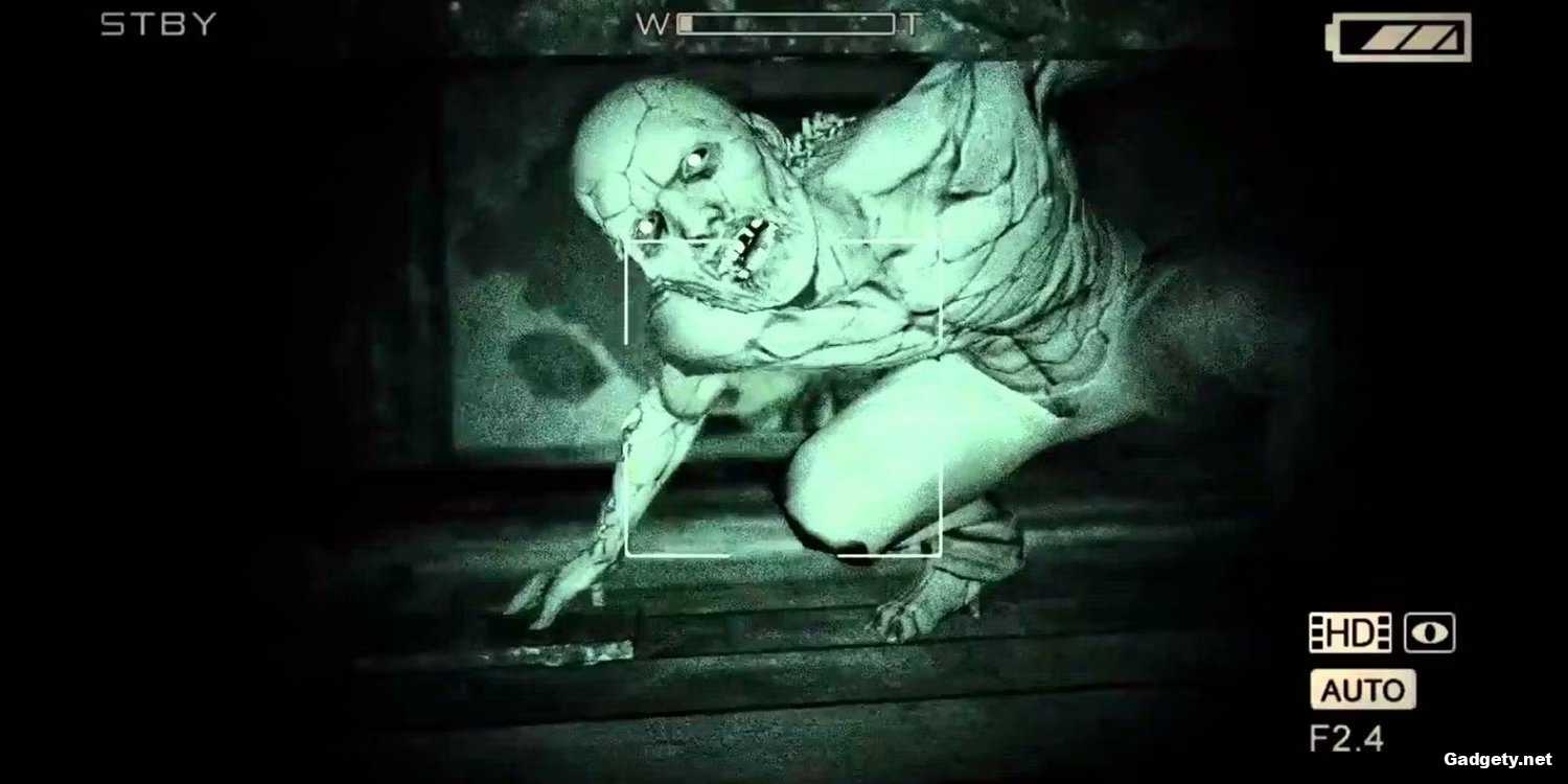 Outlast (2013)
