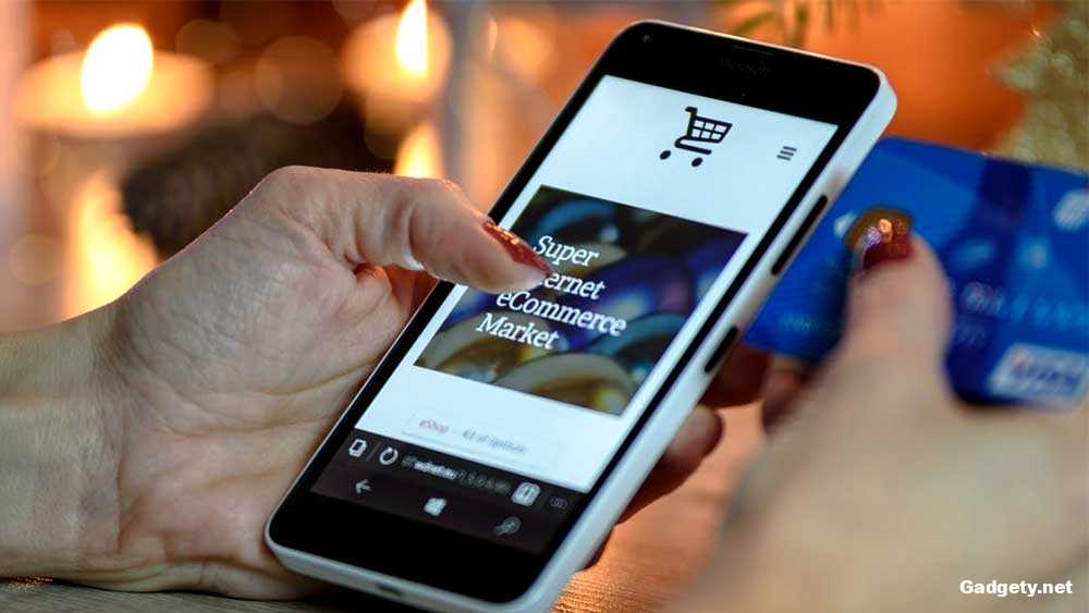 Где лучше покупать смартфон в магазине или через интернет ?