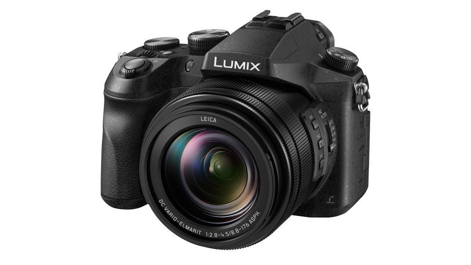 2. Panasonic Lumix FZ2500 / FZ2000