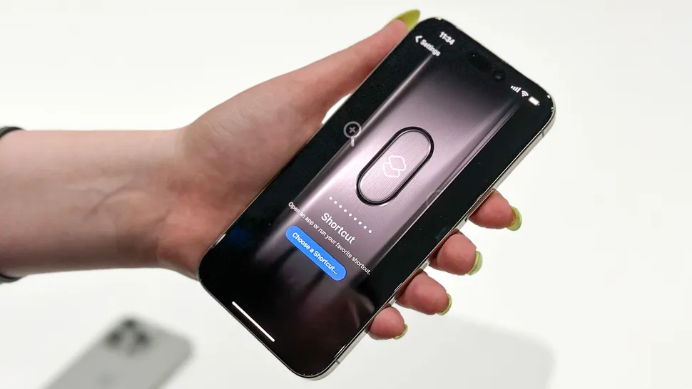 iPhone 15 Pro Max: Кнопка "Действие"