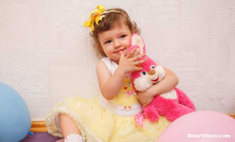 Что подарить девочке на 2 года: лучшие идеи подарков для малышки 1 title photo in chto podarit devochke na 2 goda 960x540 1