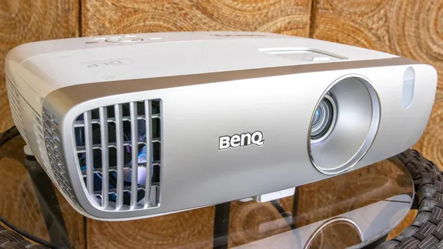 BenQ HT2050A