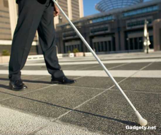 Лучшие гаджеты для слепых 2025 5 Палка для глаз - трость, которая видит