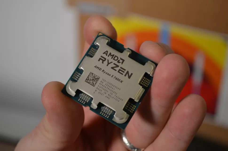 AMD Ryzen 5 7600X
